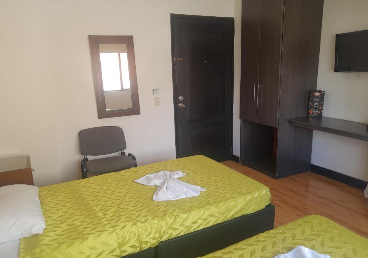 Tower - Embajada Americana Hotel Богота Екстериор снимка