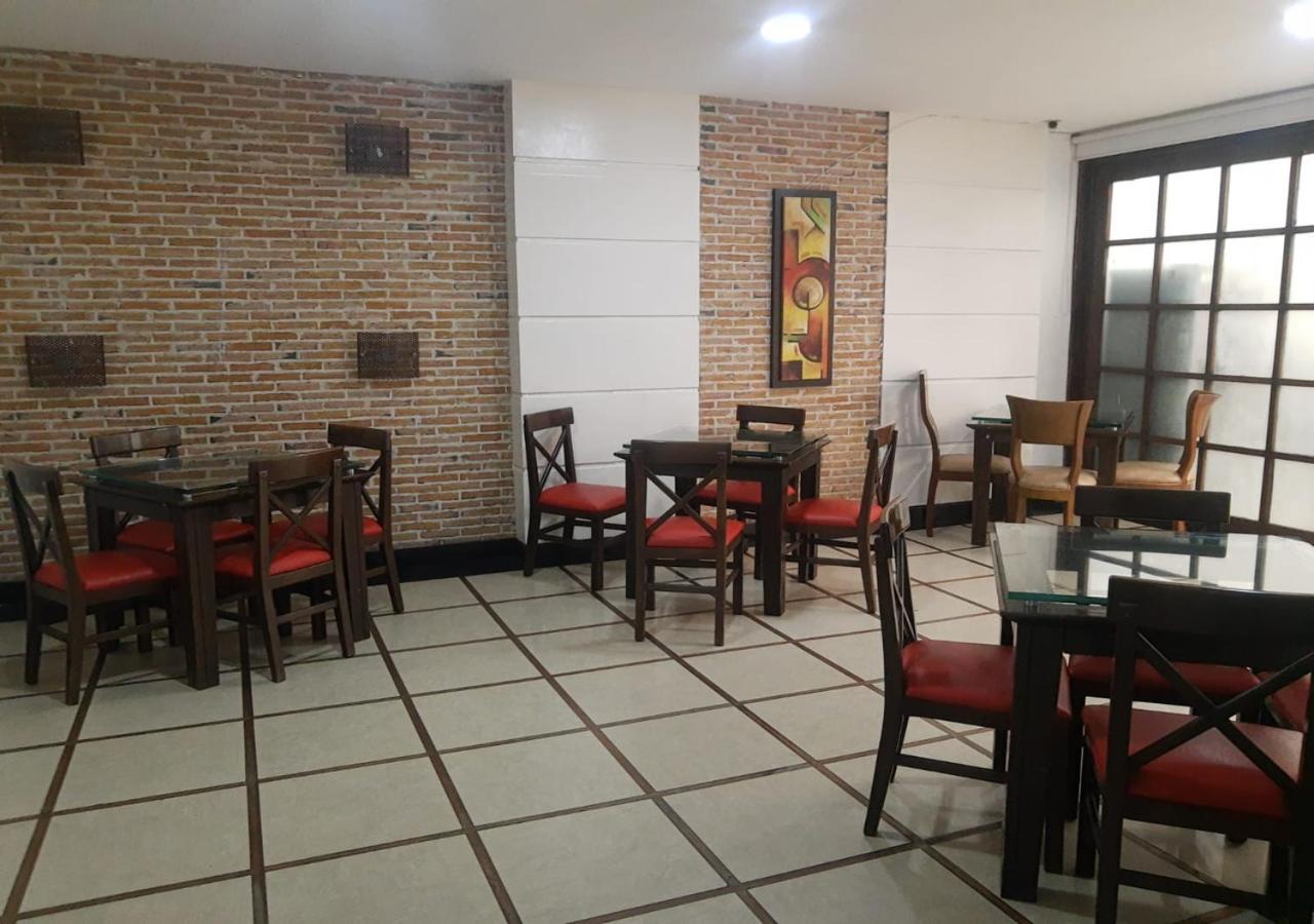Tower - Embajada Americana Hotel Богота Екстериор снимка